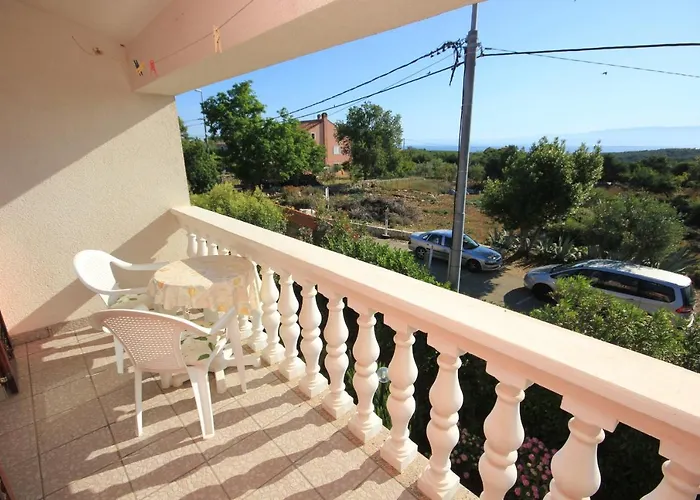 383b Διαμέρισμα *